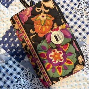 Vera Bradley Floral Quilted Wallet - Black and Multicolor 🤍